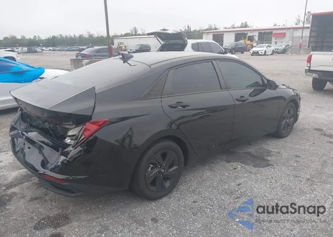 2021 Hyundai Elantra Sel z USA, uszkodzony, nr VIN 5NPLM4AG7MH027483
